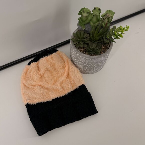 Black Beanie Multi Color Pom - Picture 3 of 3